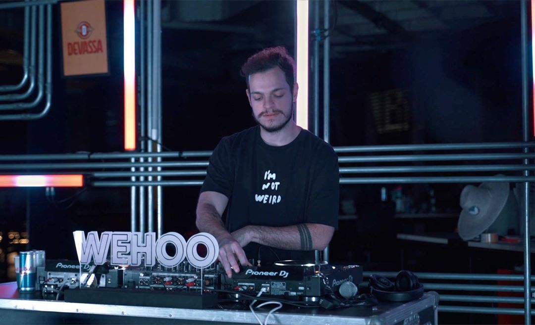 Live DJ Bhaskar – com 100% de energia solar