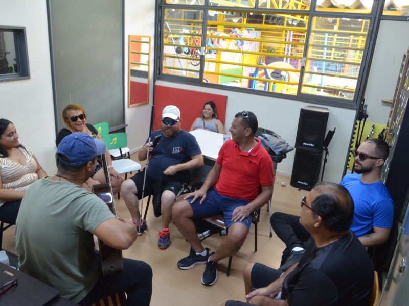 CEEDV recebe apresentação dos participantes do coral da oficina do Arte Ocupa 5