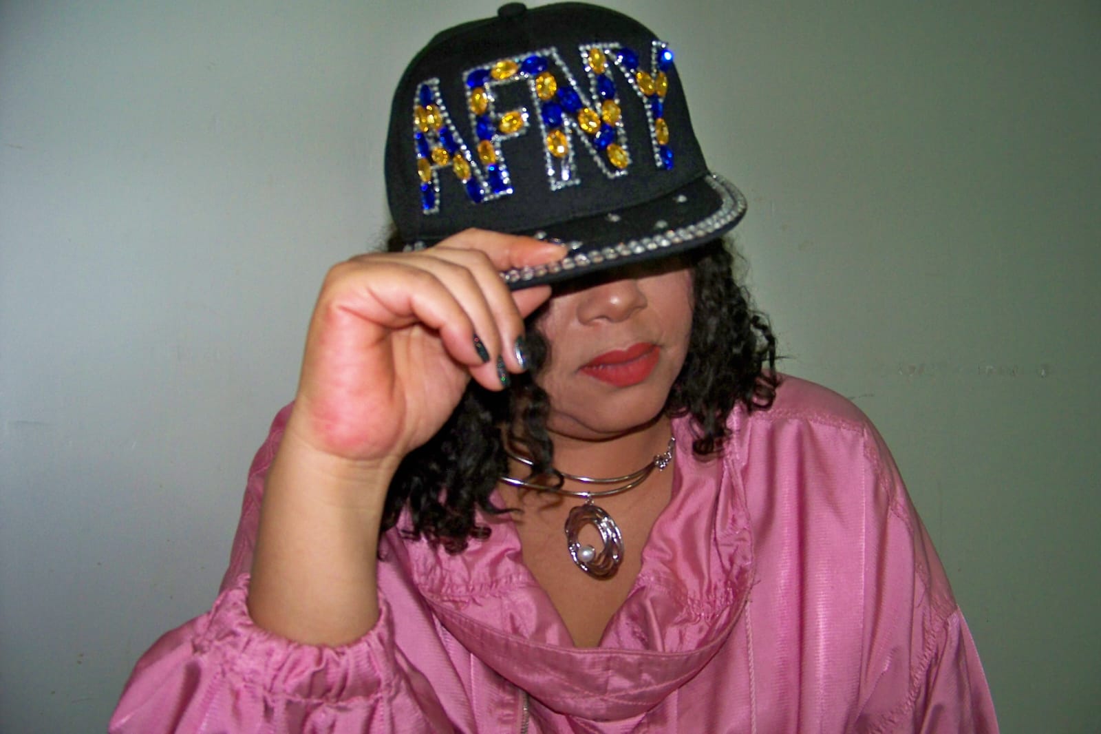 Rap e Rock: Dona Gi lança EP-Manifesto