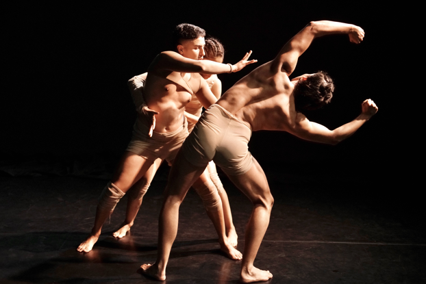 ESPETÁCULO “OSTINATO” CIRCULA PELO DF