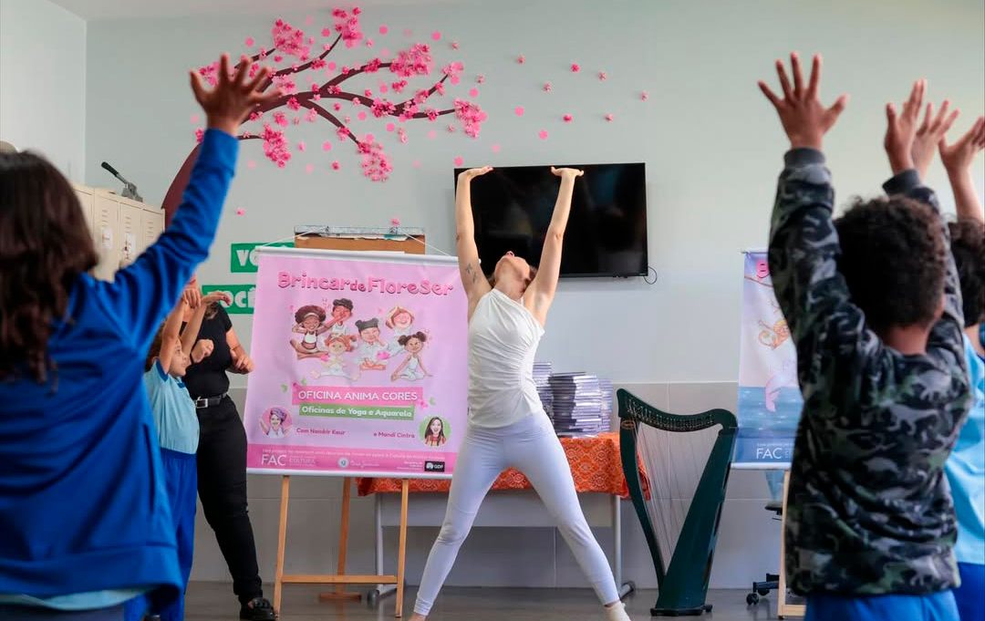 CEI 01 de São Sebastião recebe edição de encerramento das oficinas de Yoga e Aquarela com música ao vivo