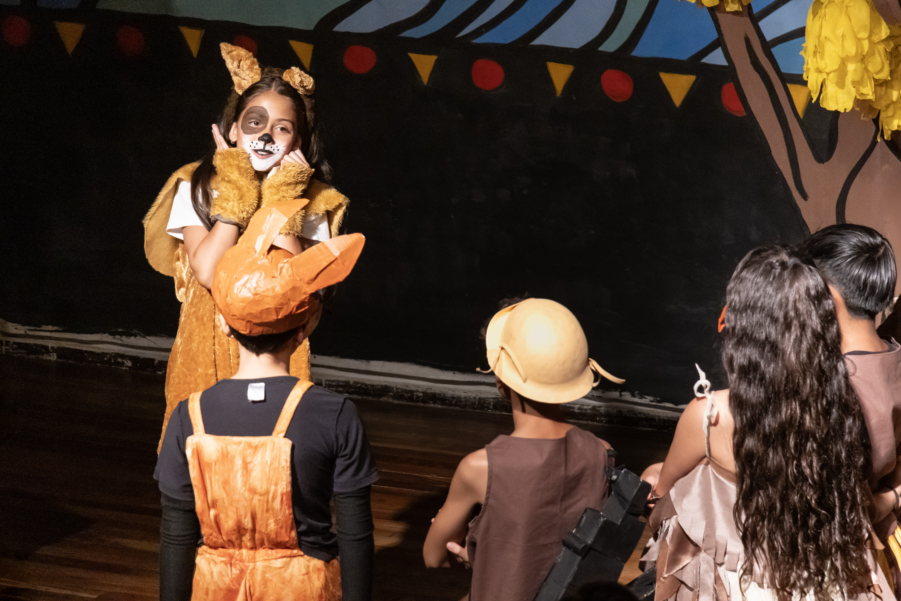 Do palco para as mãos: projeto “A Toca do Tatu” distribui 1900 cópias da obra para escolas públicas