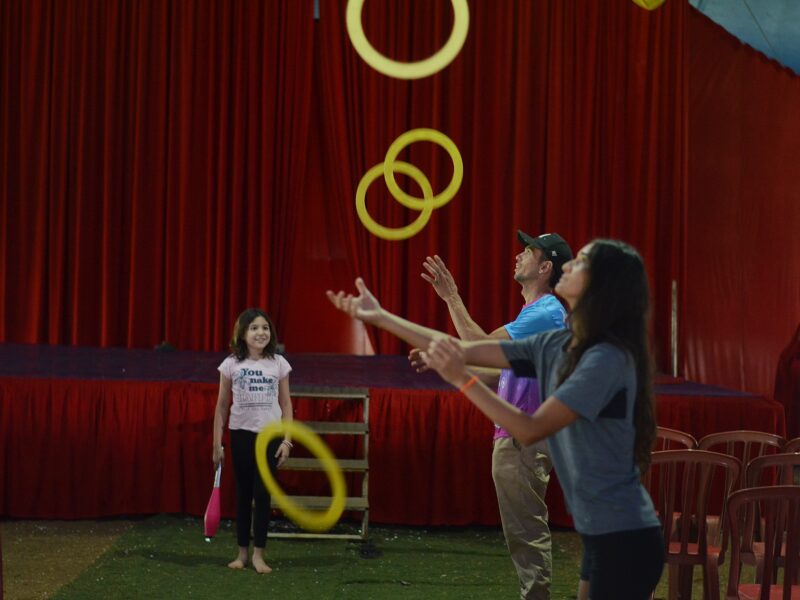 Magia sob a lona: Circo Vitória está em Samambaia com oficinas gratuitas de arte circense