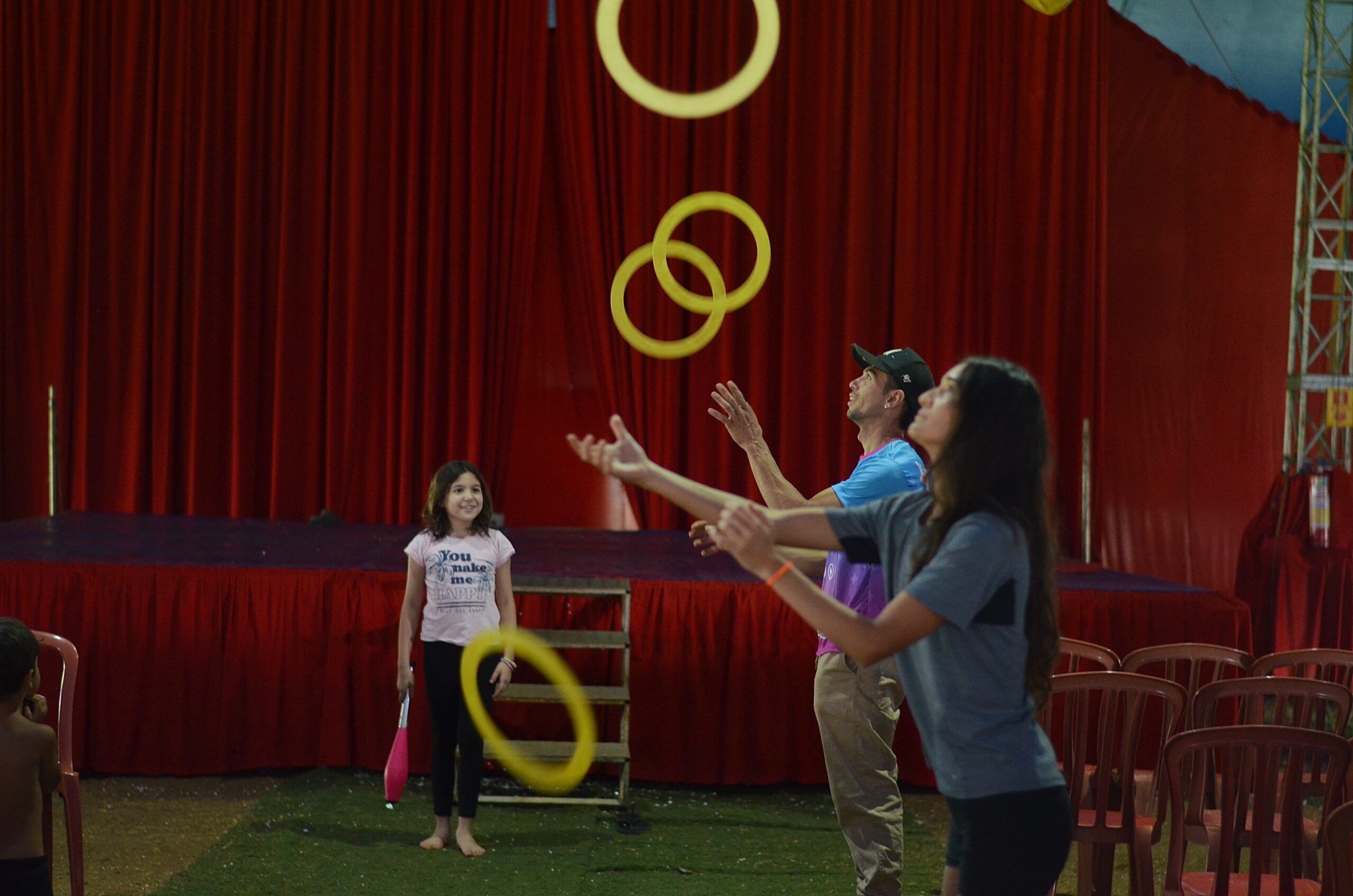 Magia sob a lona: Circo Vitória está em Samambaia com oficinas gratuitas de arte circense